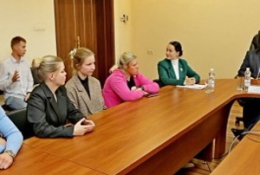 Председатель Шкловского райисполкома Сергей Бартош встретился сегодня с молодыми специалистами ОАО 