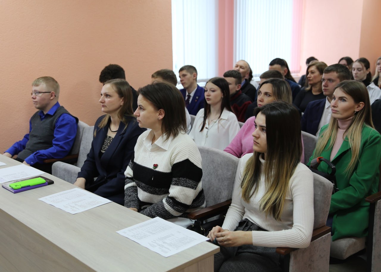 V пленум районного комитета БРСМ